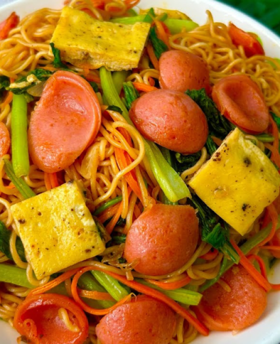 Mì Xào Hồng Kong Xúc Xích